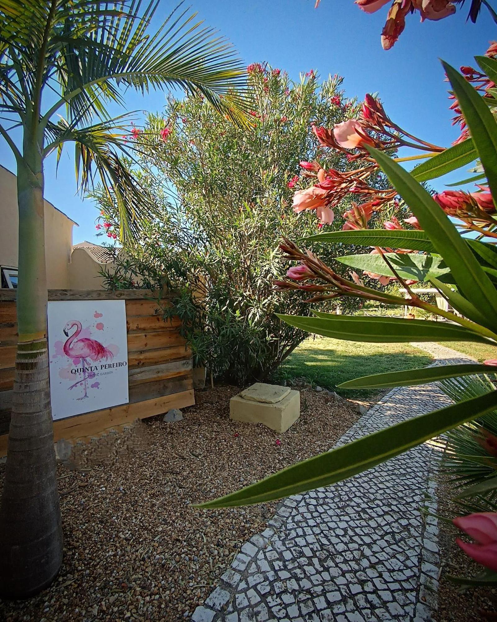 Quinta Pereiro Tropic Garden, Algarve Bed & Breakfast Moncarapacho Exterior photo